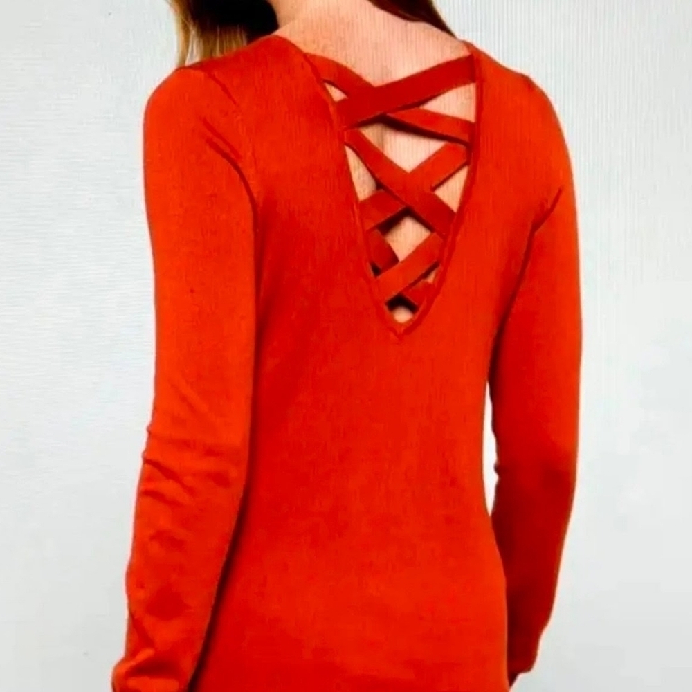 LOVE ELLIE Stitch Fix V Neck Light Sweater Crisscross in Autumn Rust, Size Small